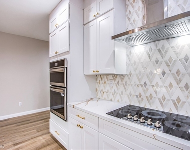 2760 Tecumseh Avenue - Photo Thumbnail 12