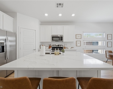 913 Elmwood Forest Lane - Photo Thumbnail 13