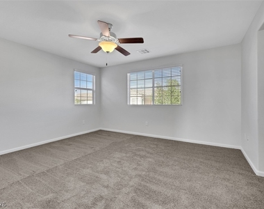 2556 Sable Creek Street - Photo Thumbnail 13