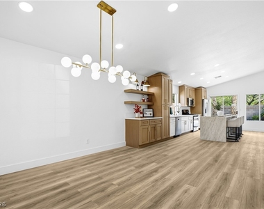 1532 Waterton Drive - Photo Thumbnail 7