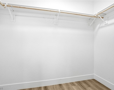 1532 Waterton Drive - Photo Thumbnail 25