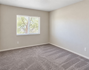 10516 Allthorn Avenue - Photo Thumbnail 11