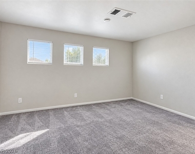 10516 Allthorn Avenue - Photo Thumbnail 14