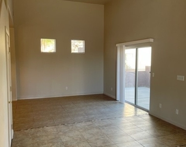 10516 Allthorn Avenue - Photo Thumbnail 5