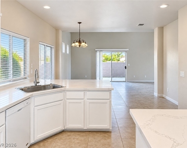 10516 Allthorn Avenue - Photo Thumbnail 5
