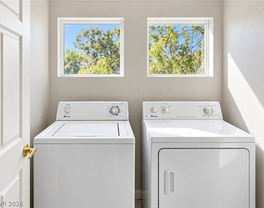 10516 Allthorn Avenue - Photo Thumbnail 15