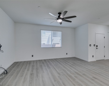 1540 Maya Crossing Avenue - Photo Thumbnail 12