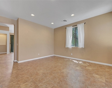 7332 Jelson Falls Street - Photo Thumbnail 15