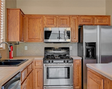 7332 Jelson Falls Street - Photo Thumbnail 26