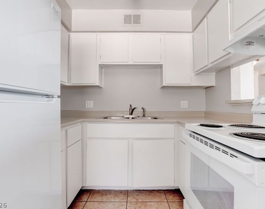 1810 Bartoli Drive - Photo Thumbnail 7