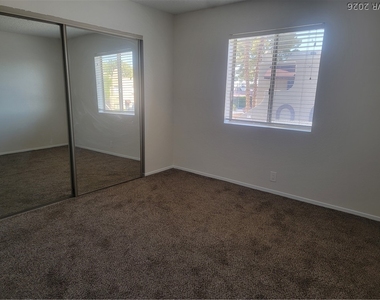 5061 Pioneer Avenue - Photo Thumbnail 6