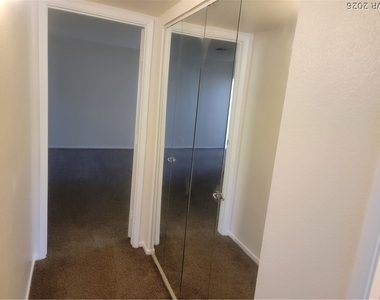 5061 Pioneer Avenue - Photo Thumbnail 8