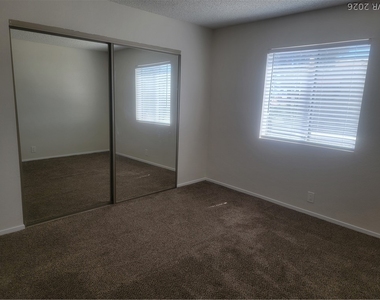 5061 Pioneer Avenue - Photo Thumbnail 7