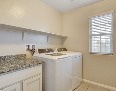 2878 Tremont Avenue - Photo Thumbnail 27