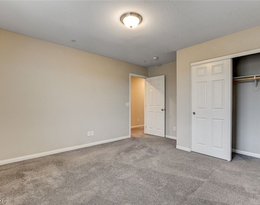 2878 Tremont Avenue - Photo Thumbnail 21