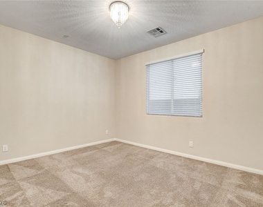 2878 Tremont Avenue - Photo Thumbnail 9
