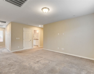 2878 Tremont Avenue - Photo Thumbnail 13