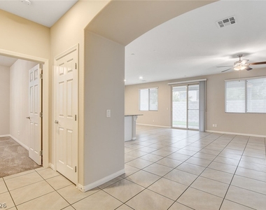 2878 Tremont Avenue - Photo Thumbnail 8