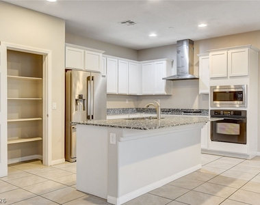 2878 Tremont Avenue - Photo Thumbnail 6