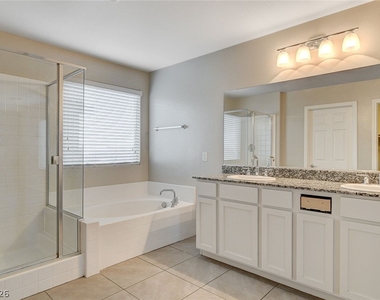 2878 Tremont Avenue - Photo Thumbnail 17