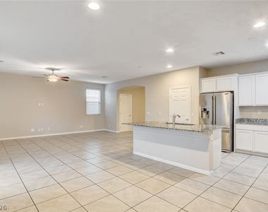 2878 Tremont Avenue - Photo Thumbnail 2