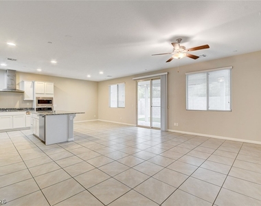 2878 Tremont Avenue - Photo Thumbnail 3