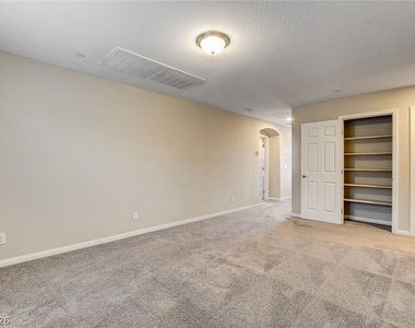 2878 Tremont Avenue - Photo Thumbnail 14