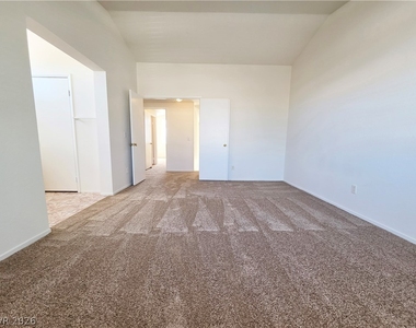 1724 Leaning Pine Way - Photo Thumbnail 29