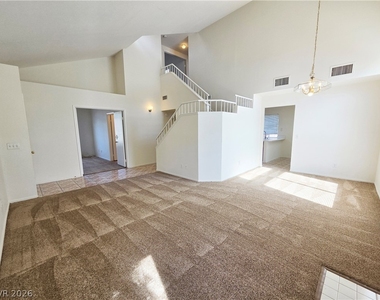1724 Leaning Pine Way - Photo Thumbnail 8