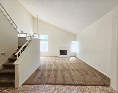 1724 Leaning Pine Way - Photo Thumbnail 4