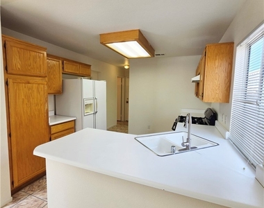 1724 Leaning Pine Way - Photo Thumbnail 11