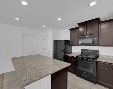 6421 Broadcloth Court - Photo Thumbnail 28