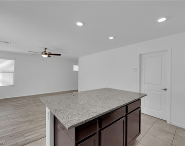 6421 Broadcloth Court - Photo Thumbnail 29