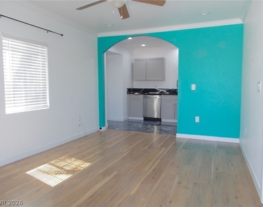 245 N 23rd Street - Photo Thumbnail 2