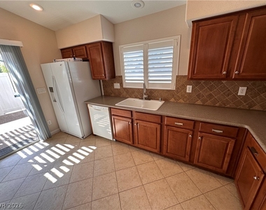1480 Amitola Avenue - Photo Thumbnail 9