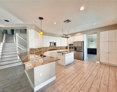 2317 Thayer Avenue - Photo Thumbnail 7