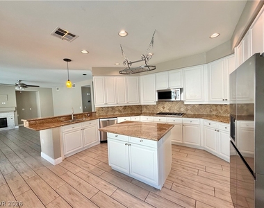 2317 Thayer Avenue - Photo Thumbnail 8