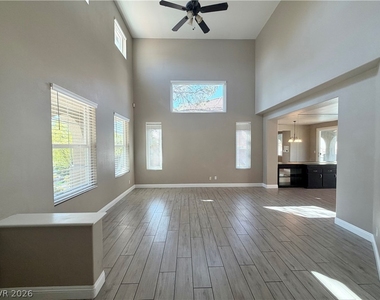 2317 Thayer Avenue - Photo Thumbnail 3