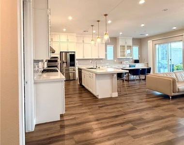 2527 Strathmill Avenue - Photo Thumbnail 7