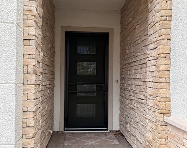 2527 Strathmill Avenue - Photo Thumbnail 3