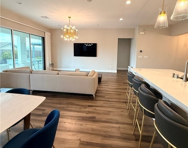 2527 Strathmill Avenue - Photo Thumbnail 12