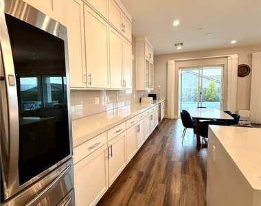 2527 Strathmill Avenue - Photo Thumbnail 10