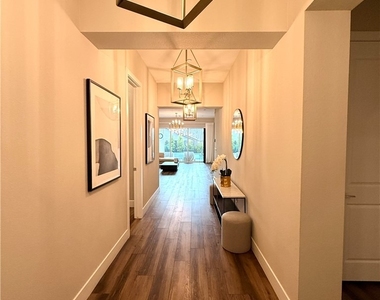 2527 Strathmill Avenue - Photo Thumbnail 4
