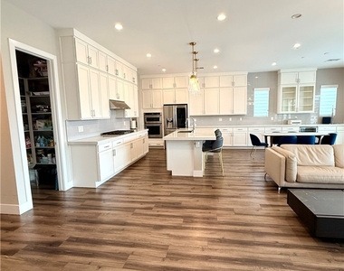 2527 Strathmill Avenue - Photo Thumbnail 15