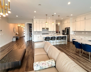 2527 Strathmill Avenue - Photo Thumbnail 14