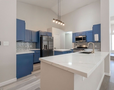 1735 Navarre Lane - Photo Thumbnail 18