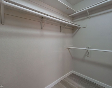1735 Navarre Lane - Photo Thumbnail 38