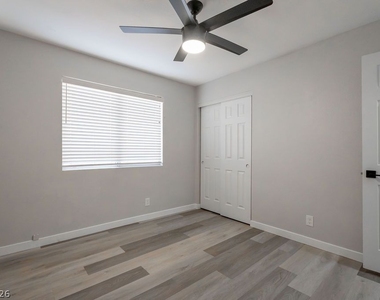 1735 Navarre Lane - Photo Thumbnail 30