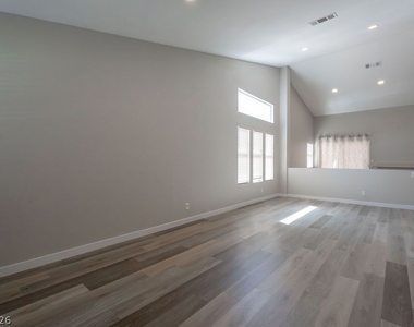 1735 Navarre Lane - Photo Thumbnail 2