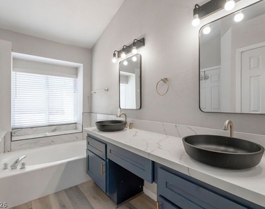 1735 Navarre Lane - Photo Thumbnail 36